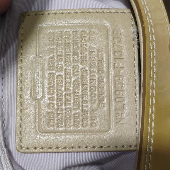 SALE! Coach Soho Pleated LG Flap Signature Collection Vintage Shoulder/Handbag - Picture 9 of 16